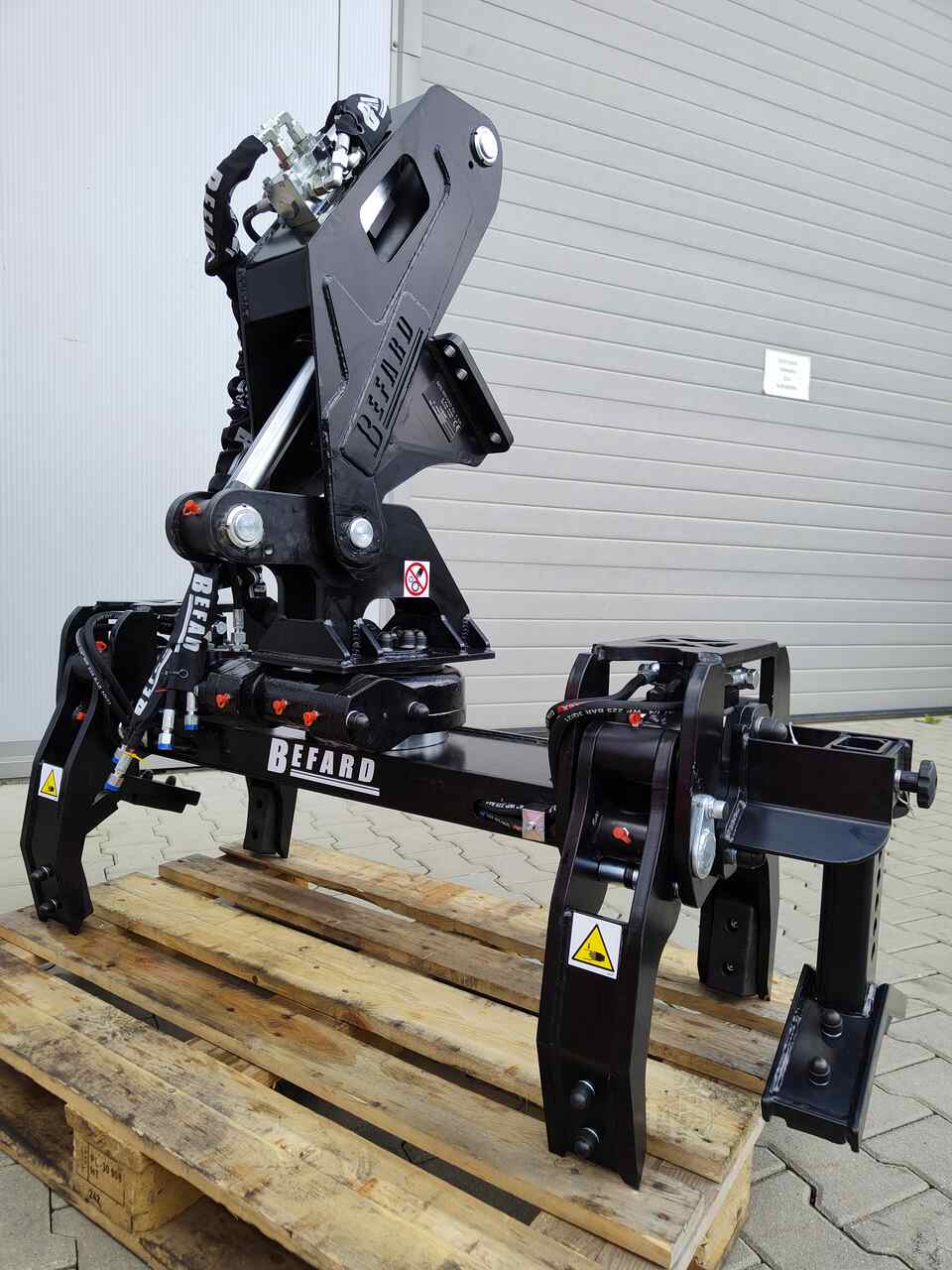 Chwytak do pozycjonowania rur i masztów BX1000 BEFARD