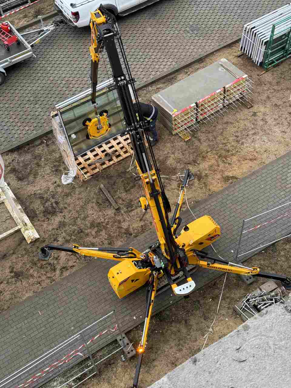 Żuraw pająk BEFARD TB7002 z chwytakiem