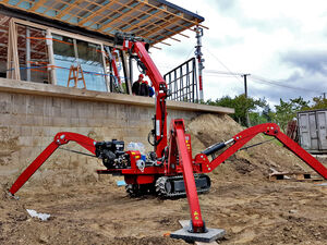 Radio-controlled mini crane with a large reach