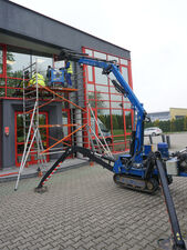 Mini crane fully radio controlled