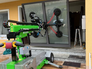 XC Vacuum robot for installing windows and glass